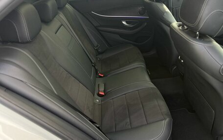 Mercedes-Benz E-Класс, 2018 год, 3 500 000 рублей, 19 фотография