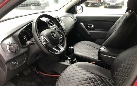 Renault Logan II, 2018 год, 969 000 рублей, 9 фотография