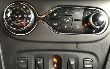 Renault Logan II, 2018 год, 969 000 рублей, 15 фотография