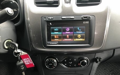 Renault Logan II, 2018 год, 969 000 рублей, 14 фотография