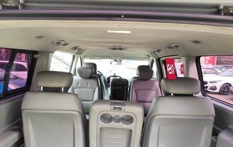 Hyundai Grand Starex Grand Starex I рестайлинг 2, 2013 год, 1 450 000 рублей, 14 фотография