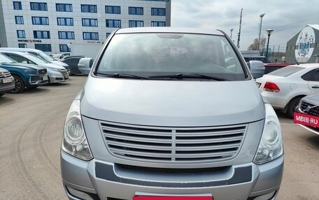 Hyundai Grand Starex Grand Starex I рестайлинг 2, 2013 год, 1 450 000 рублей, 2 фотография