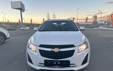Chevrolet Cruze II, 2014 год, 827 000 рублей, 3 фотография