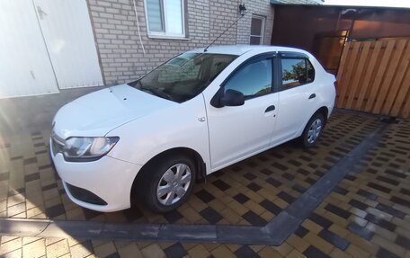 Renault Logan II, 2015 год, 450 000 рублей, 5 фотография