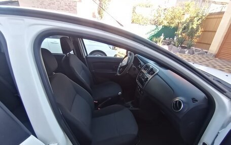 Renault Logan II, 2015 год, 450 000 рублей, 9 фотография