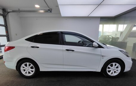 Hyundai Solaris II рестайлинг, 2013 год, 630 000 рублей, 5 фотография