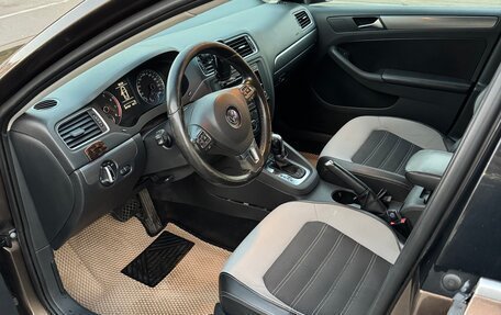 Volkswagen Jetta VI, 2012 год, 899 999 рублей, 7 фотография
