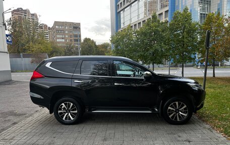 Mitsubishi Pajero Sport III рестайлинг, 2018 год, 3 000 000 рублей, 2 фотография