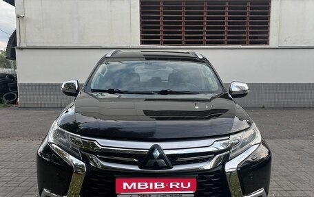 Mitsubishi Pajero Sport III рестайлинг, 2018 год, 3 000 000 рублей, 4 фотография