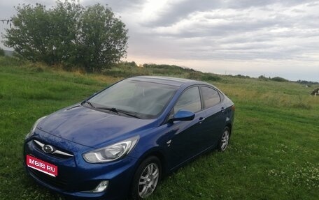 Hyundai Solaris II рестайлинг, 2013 год, 880 000 рублей, 1 фотография