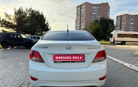 Hyundai Solaris II рестайлинг, 2013 год, 700 000 рублей, 4 фотография