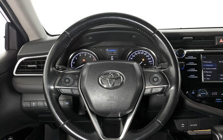 Toyota Camry, 2019 год, 2 850 000 рублей, 22 фотография