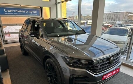 Volkswagen Touareg III, 2021 год, 11 490 000 рублей, 2 фотография