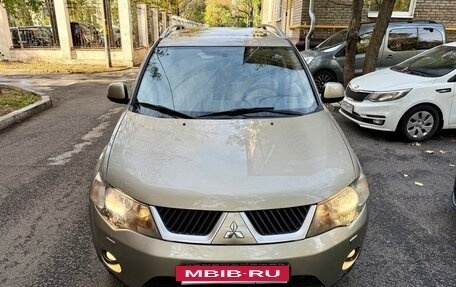 Mitsubishi Outlander III рестайлинг 3, 2008 год, 1 085 000 рублей, 2 фотография