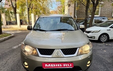 Mitsubishi Outlander III рестайлинг 3, 2008 год, 1 085 000 рублей, 3 фотография