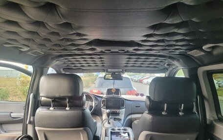 Hyundai Grand Starex Grand Starex I рестайлинг 2, 2017 год, 2 900 000 рублей, 12 фотография