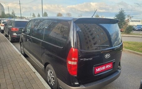 Hyundai Grand Starex Grand Starex I рестайлинг 2, 2017 год, 2 900 000 рублей, 4 фотография