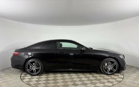 Mercedes-Benz E-Класс, 2018 год, 3 550 000 рублей, 4 фотография