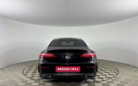 Mercedes-Benz E-Класс, 2018 год, 3 550 000 рублей, 6 фотография