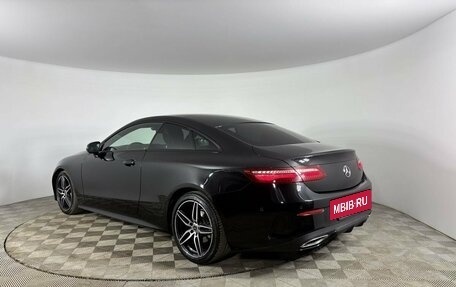 Mercedes-Benz E-Класс, 2018 год, 3 550 000 рублей, 8 фотография