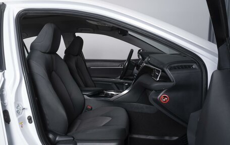 Toyota Camry, 2018 год, 2 300 000 рублей, 8 фотография