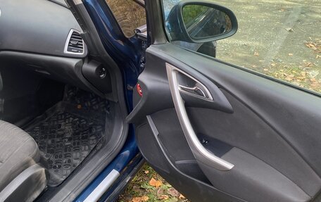 Opel Astra J, 2011 год, 700 000 рублей, 7 фотография