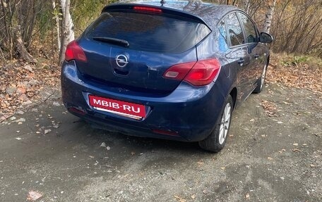 Opel Astra J, 2011 год, 700 000 рублей, 4 фотография
