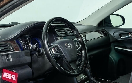 Toyota Camry, 2017 год, 2 097 000 рублей, 13 фотография