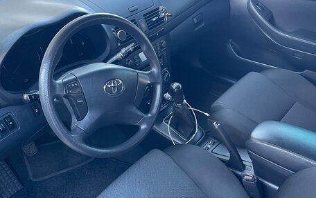 Toyota Avensis III рестайлинг, 2008 год, 1 000 000 рублей, 2 фотография