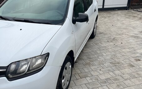 Renault Logan II, 2016 год, 650 000 рублей, 3 фотография
