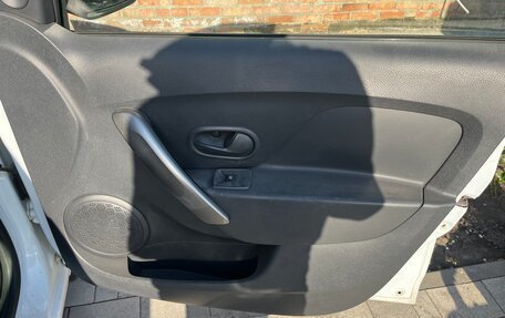 Renault Logan II, 2016 год, 650 000 рублей, 14 фотография