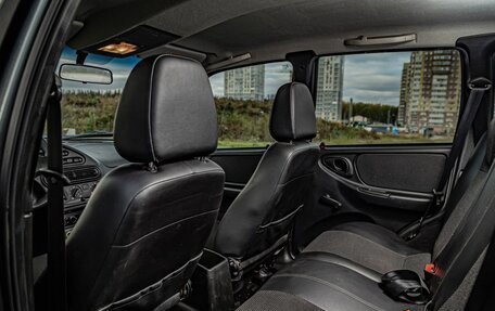 Chevrolet Niva I рестайлинг, 2013 год, 610 000 рублей, 24 фотография