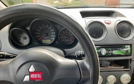 Mitsubishi Colt VI рестайлинг, 2005 год, 450 000 рублей, 8 фотография