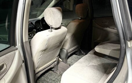Nissan Tino, 2001 год, 210 000 рублей, 8 фотография