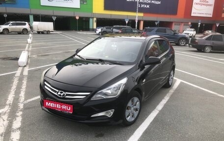 Hyundai Solaris II рестайлинг, 2015 год, 1 100 000 рублей, 1 фотография