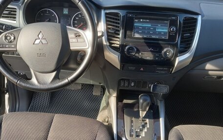 Mitsubishi L200 IV рестайлинг, 2016 год, 2 650 000 рублей, 15 фотография