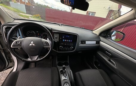 Mitsubishi Outlander III рестайлинг 3, 2013 год, 1 400 000 рублей, 12 фотография