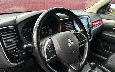 Mitsubishi Outlander III рестайлинг 3, 2013 год, 1 400 000 рублей, 15 фотография