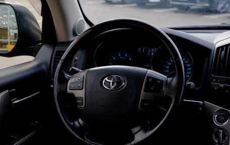 Toyota Land Cruiser 200, 2011 год, 3 090 000 рублей, 16 фотография