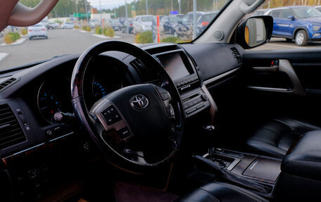 Toyota Land Cruiser 200, 2011 год, 3 090 000 рублей, 18 фотография