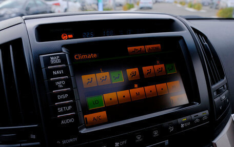 Toyota Land Cruiser 200, 2011 год, 3 090 000 рублей, 24 фотография
