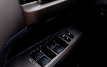 Toyota Land Cruiser 200, 2011 год, 3 090 000 рублей, 31 фотография