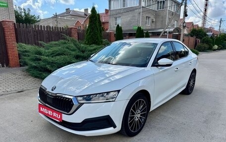 Skoda Octavia RS, 2021 год, 1 900 000 рублей, 8 фотография