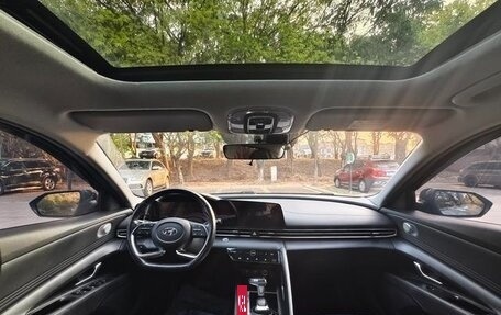 Hyundai Elantra, 2021 год, 1 370 000 рублей, 10 фотография