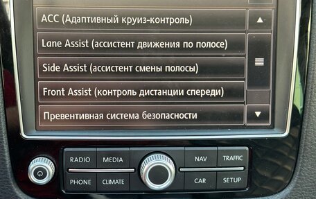 Volkswagen Touareg III, 2017 год, 3 750 000 рублей, 15 фотография