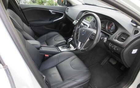 Volvo V40 II рестайлинг, 2015 год, 930 000 рублей, 10 фотография