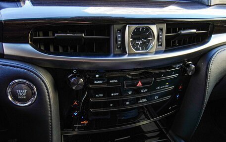 Lexus LX III, 2016 год, 5 780 000 рублей, 13 фотография