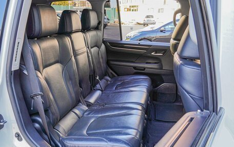 Lexus LX III, 2016 год, 5 780 000 рублей, 7 фотография