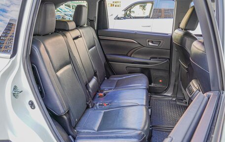 Toyota Highlander III, 2015 год, 3 220 000 рублей, 7 фотография