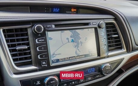 Toyota Highlander III, 2015 год, 3 220 000 рублей, 15 фотография